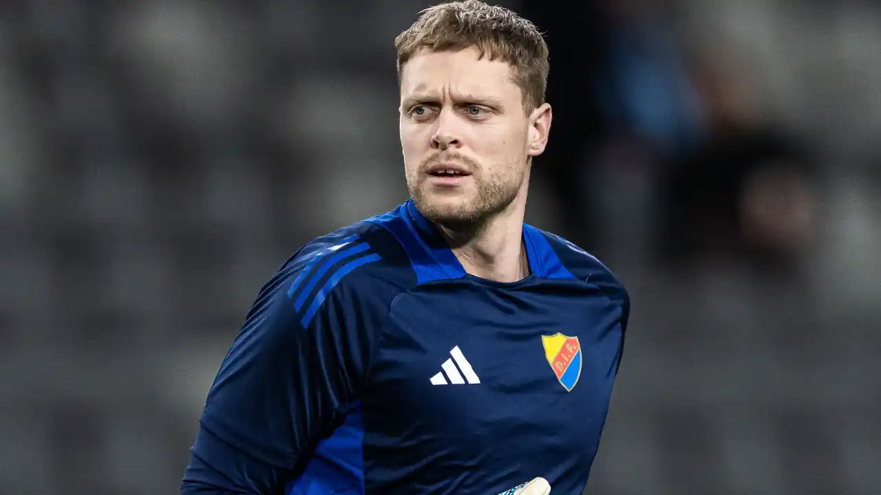 星空电竞官方网站-官方：尤尔加登主力门将尼尔森接受肘部手术赛季报销