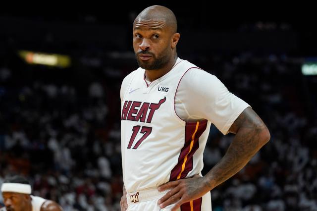 星空电竞-P.J.塔克死盯昔日队友，阐释防守尖兵的自我修养